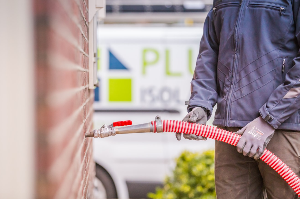 vullen spouw met materiaal